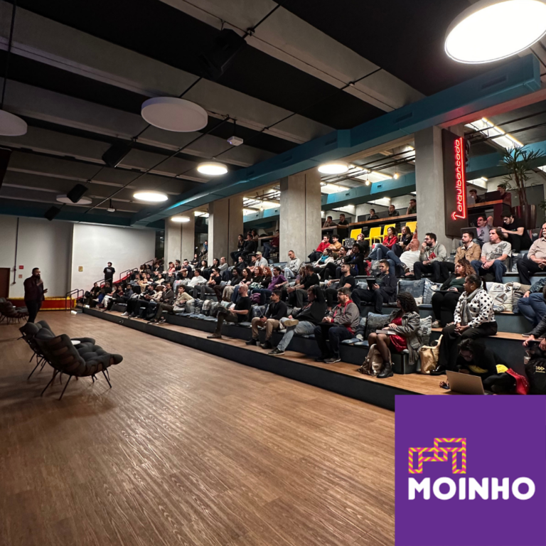 Yuri Medeiros palestrando em evento de tecnologia no Moinho